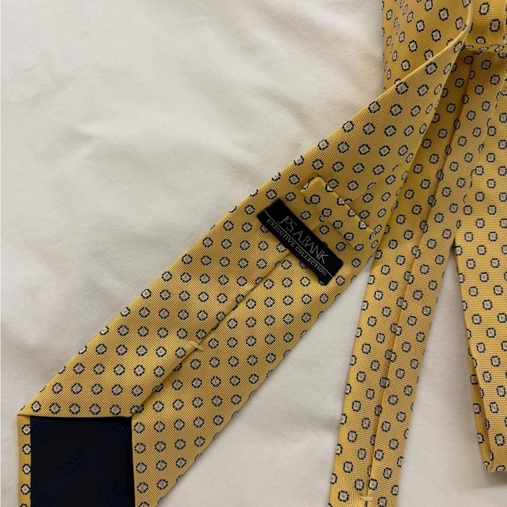 Jos. A. Bank Yellow and Blue Geometric Tie - Picture 2 of 2